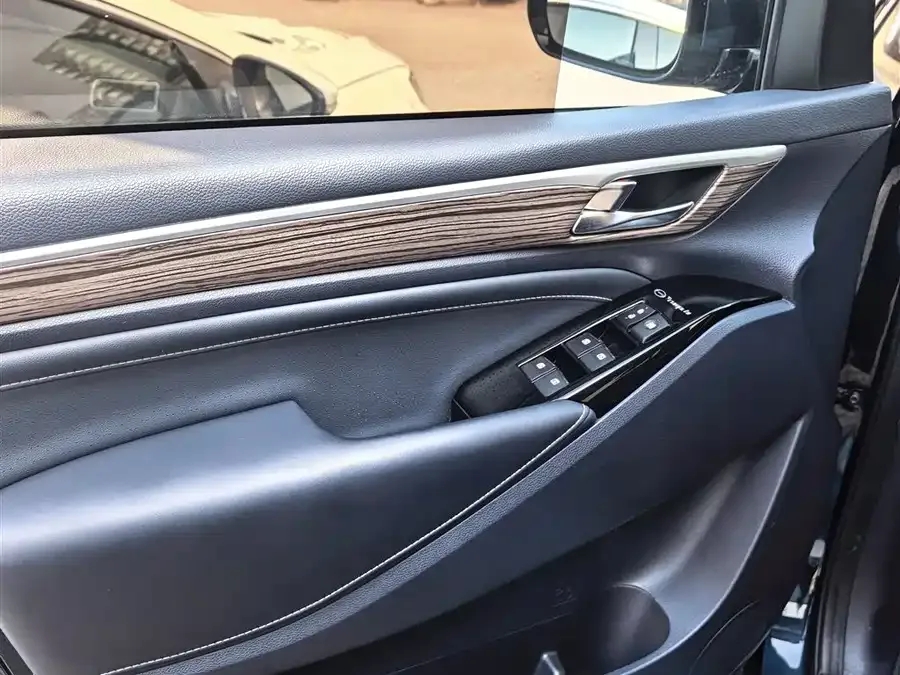 GAC Trumpchi M8 Trumpchi M8 2023 Lingxiu Series 390T Premium Edition 2022 — миниатюра 2