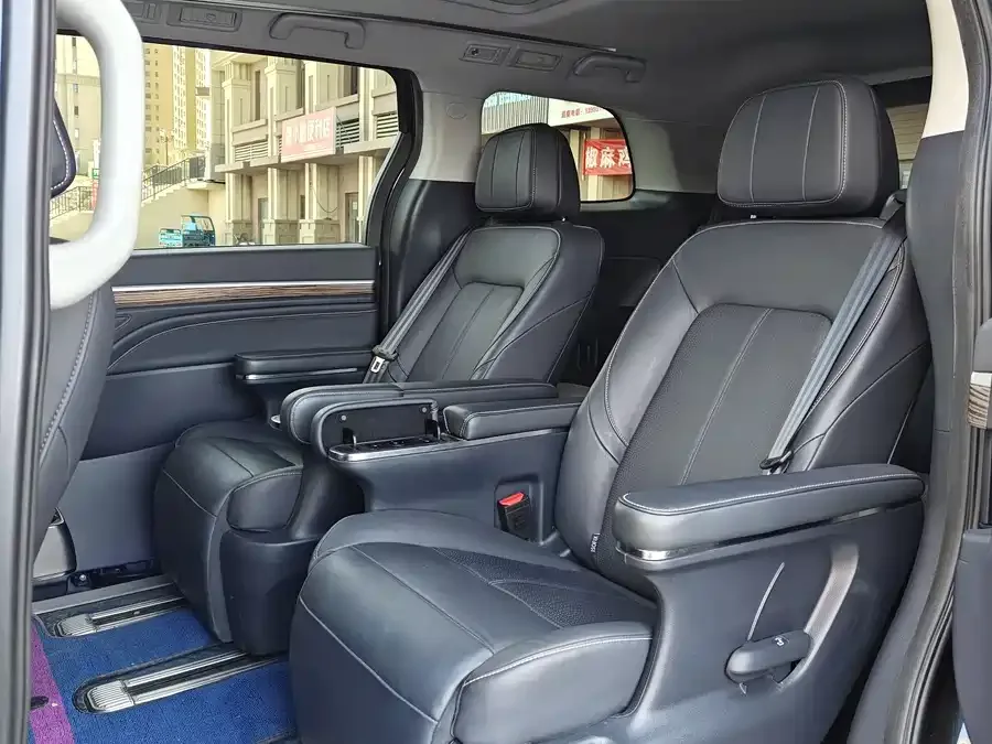 GAC Trumpchi M8 Trumpchi M8 2021 Lingxiu Series 390T Premium Edition 2022 — миниатюра 5