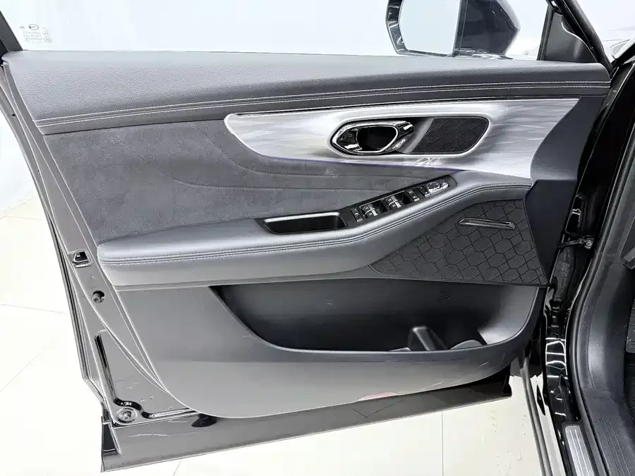 GAC Trumpchi GS8 Trumpchi GS8 2022 Dual Engine Series 2.0TM 2WD Premium Edition (7 Seaters) 2024 — миниатюра 2