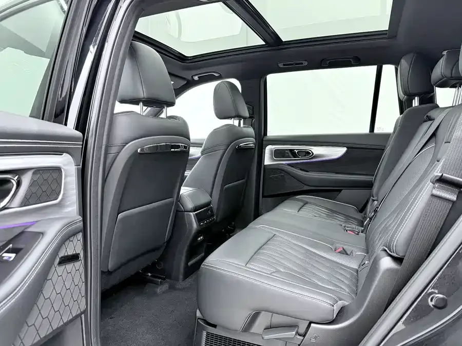 GAC Trumpchi GS8 Trumpchi GS8 2022 Dual Engine Series 2.0TM 2WD Premium Edition (7 Seaters) 2024 — миниатюра 3