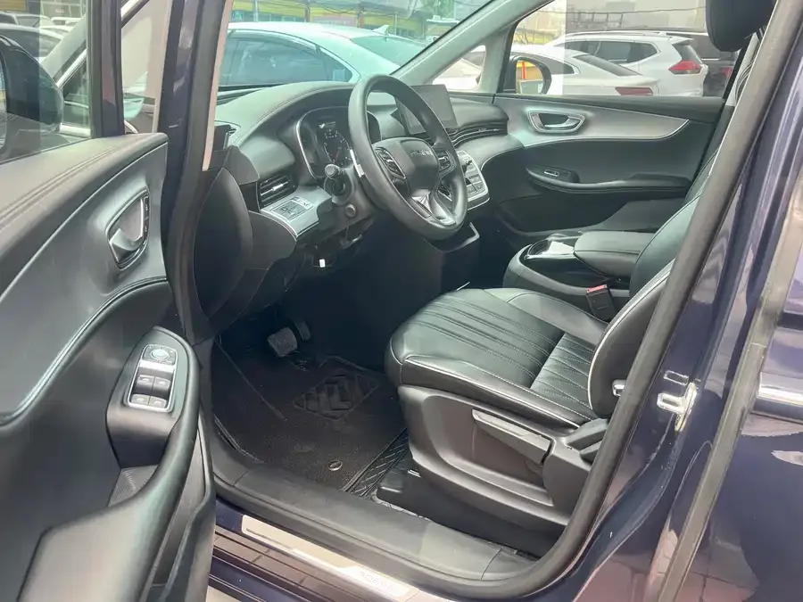 Roewe iMAX8 Roewe iMAX8 2021 400TGI flagship version 2022 — миниатюра 3