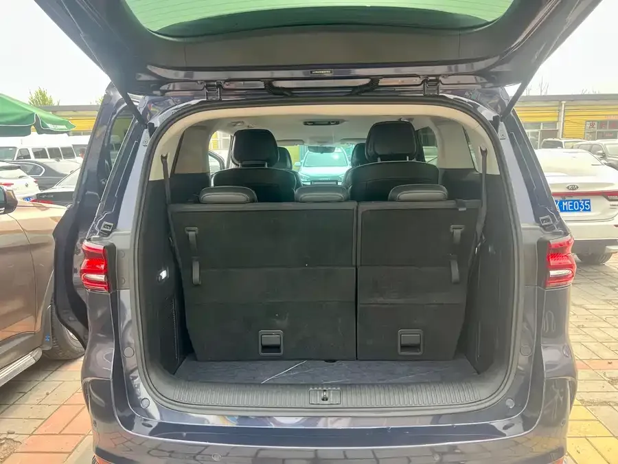 Roewe iMAX8 Roewe iMAX8 2021 400TGI flagship version 2022 — миниатюра 4