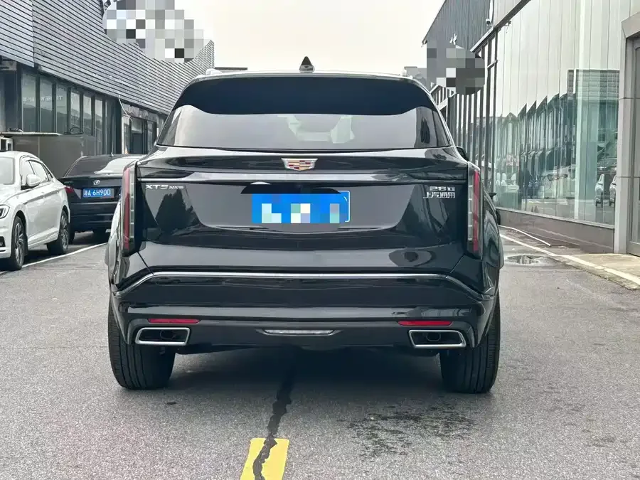 Cadillac XT5 2025 2.0T Luxury Edition 2025 — миниатюра 2