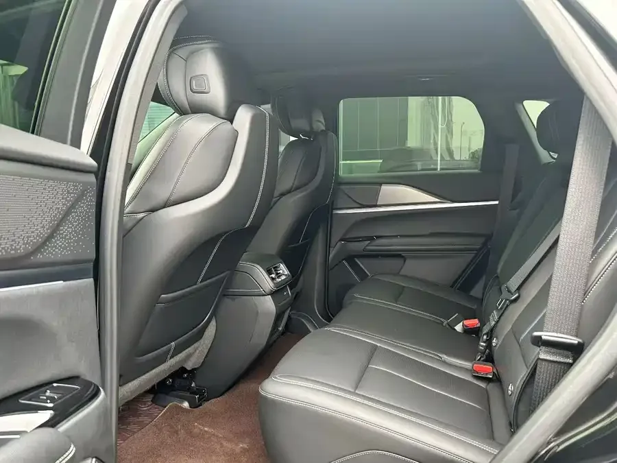 Cadillac XT5 2025 2.0T Luxury Edition 2025 — миниатюра 3
