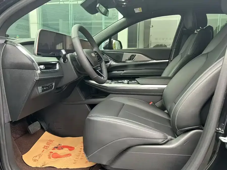 Cadillac XT5 2025 2.0T Luxury Edition 2025 — миниатюра 5