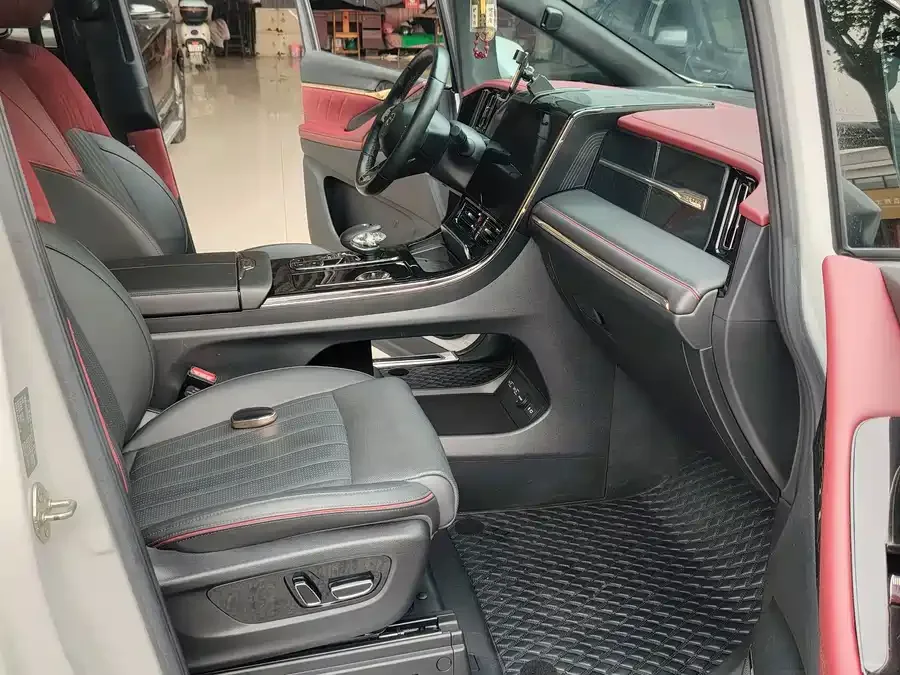 GAC Trumpchi M8 Trumpchi M8 2023 Grandmaster Series Dual Engine Royal Edition 2023 — миниатюра 5