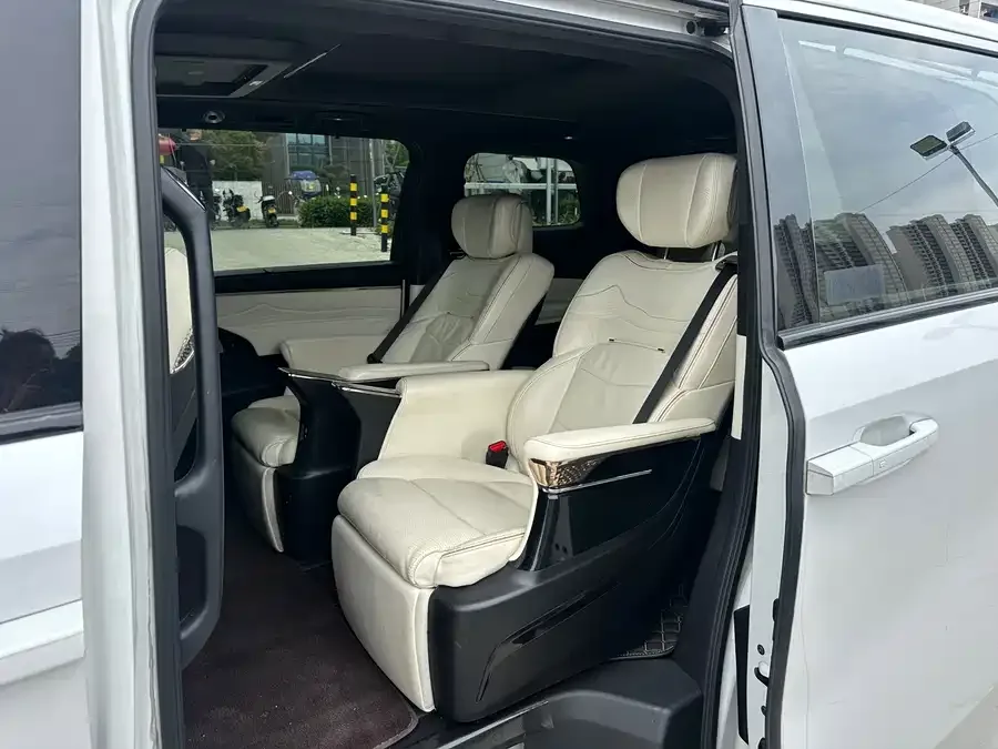 GAC Trumpchi M8 Trumpchi M8 2023 Grandmaster Series Dual Engine Royal Edition 2022 — миниатюра 2
