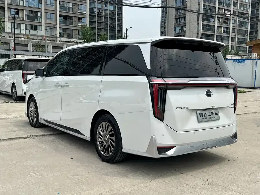 GAC Trumpchi M8 Trumpchi M8 2023 Grandmaster Series Dual Engine Royal Edition 2023 — миниатюра 2