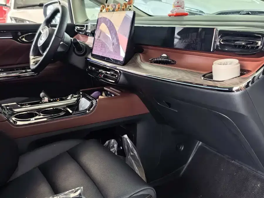 GAC Trumpchi E8 PHEV Trumpchi E8 PHEV 2024 150km MAX+ 2024 — миниатюра 5