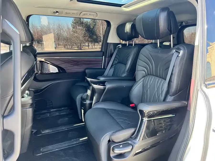 GAC Trumpchi M8 Trumpchi M8 2024 Master Series Super Hybrid Edition 2025 — миниатюра 2
