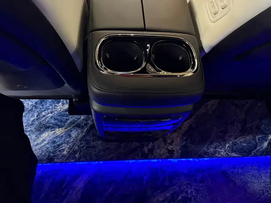 GAC Trumpchi M8 Trumpchi M8 2023 Grandmaster Series Dual Engine Royal Edition 2023 — миниатюра 4