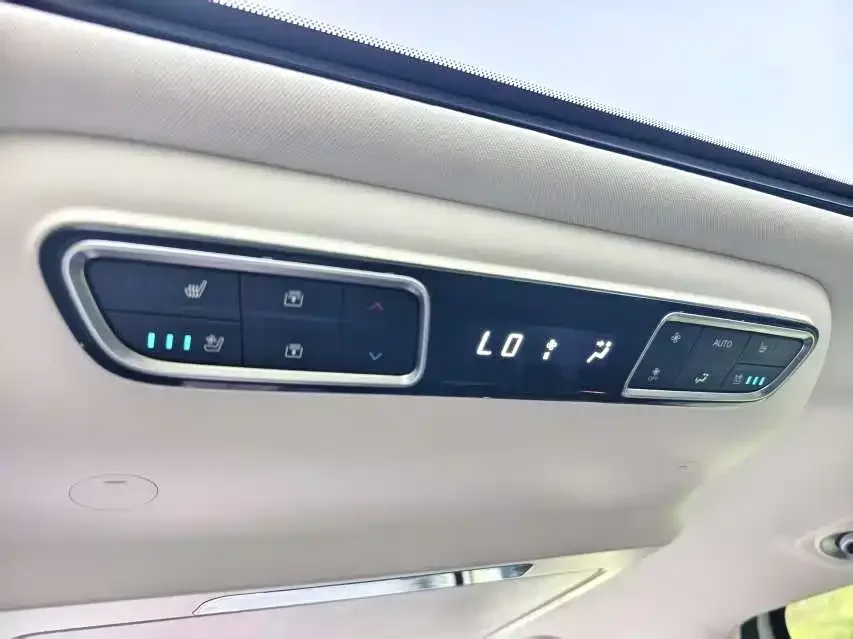 GAC Trumpchi E8 PHEV Trumpchi E8 PHEV 2024 150km MAX+ 2024 — миниатюра 3