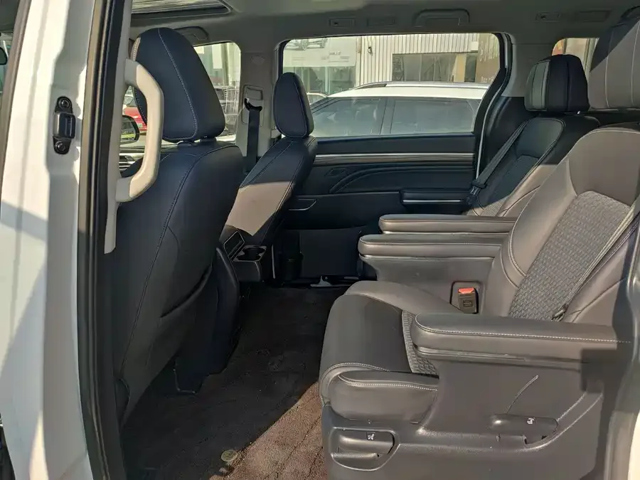 GAC Trumpchi M8 Trumpchi M8 2023 Lingxiu Series 390T Deluxe Edition 2023 — миниатюра 5