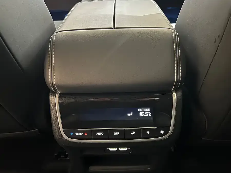 GAC Trumpchi GS8 Trumpchi GS8 2024 Navigator Series 2.0TGDI 2WD Luxury Intelligent Connected Edition 7-Seater 2024 — миниатюра 4