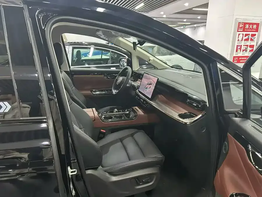 GAC Trumpchi E8 PHEV Trumpchi E8 PHEV 2024 150km MAX+ 2026 — миниатюра 2