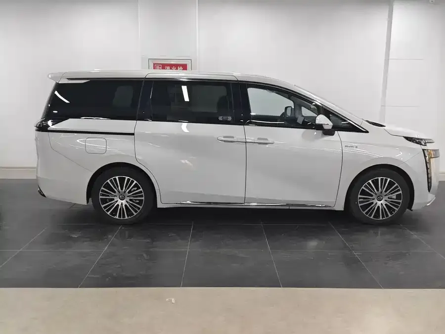 GAC Trumpchi E8 PHEV Trumpchi E8 PHEV 2024 150km MAX+ 2026 — миниатюра 4