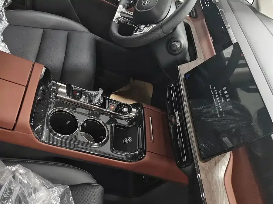 GAC Trumpchi E8 PHEV Trumpchi E8 PHEV 2024 150km MAX+ 2026 — миниатюра 5