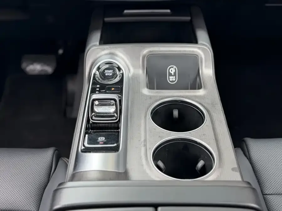 GAC Trumpchi E8 PHEV Trumpchi E8 PHEV 2024 Model 150km/h MAX 2024 — миниатюра 4