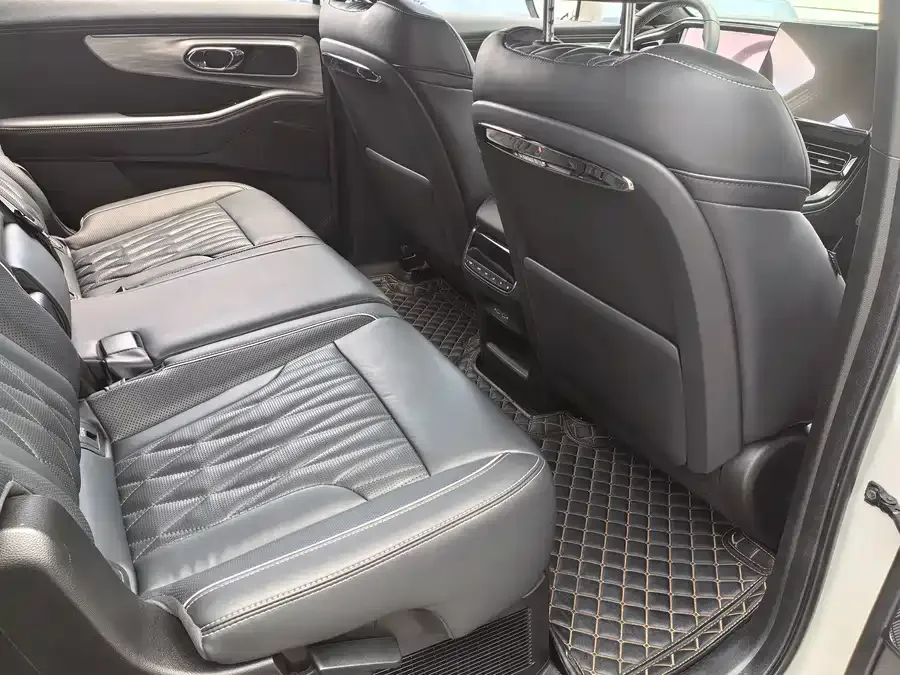 GAC Trumpchi GS8 Trumpchi GS8 2022 Dual Engine Series 2.0TM 2WD Premium Edition (7 Seaters) 2023 — миниатюра 4