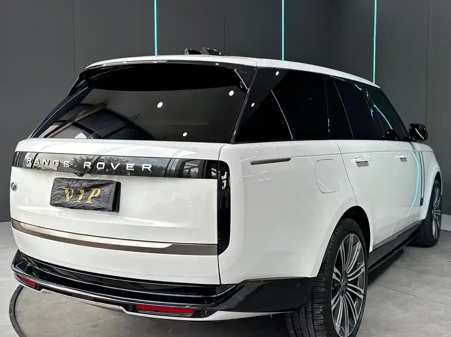 Land Rover Range Rover Range Rover 2023 3.0 L6 360PS Grand Edition 2023 — миниатюра 3