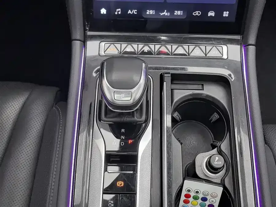 Hongqi H5 Hongqi H5 2023 2.0T Automatic Intelligent Connection Flagship Chang Edition 2022 — миниатюра 4