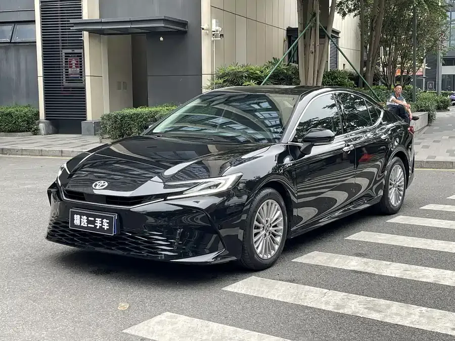 Toyota Camry 2025
