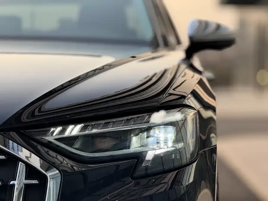 Audi A8 2024 A8L 50 TFSI quattro Premium Edition 2023 — миниатюра 2