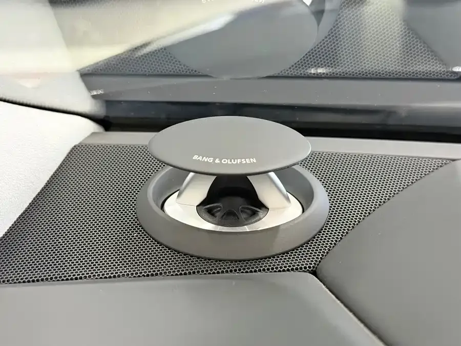 Audi A8 2021 A8L 60 TFSI quattro premium model 2022 — миниатюра 4