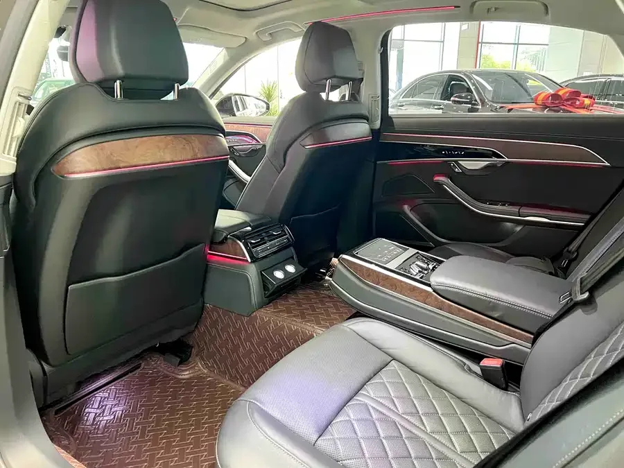 Audi A8 2023 A8L 50 TFSI quattro Premium Edition 2022 — миниатюра 3
