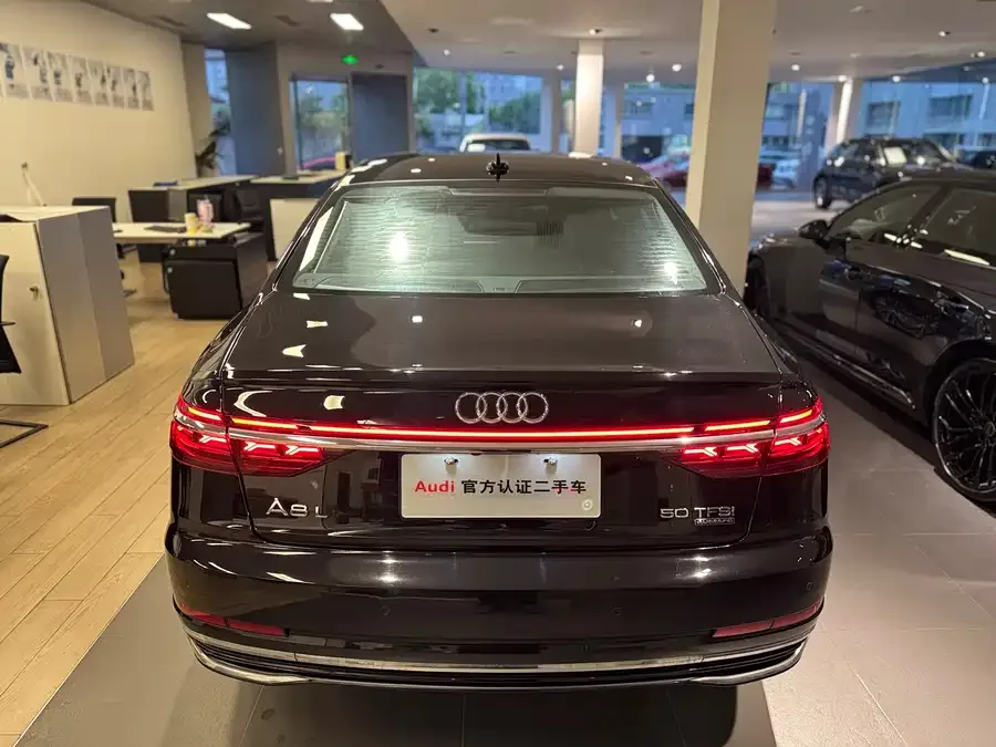 Audi A8 2024 A8L 50 TFSI quattro Premium Edition 2025 — миниатюра 2