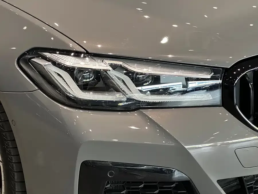 BMW 5 Series BMW 5 Series (Imported) 2022 540i Fashion Edition M Sport Package 2022 — миниатюра 2