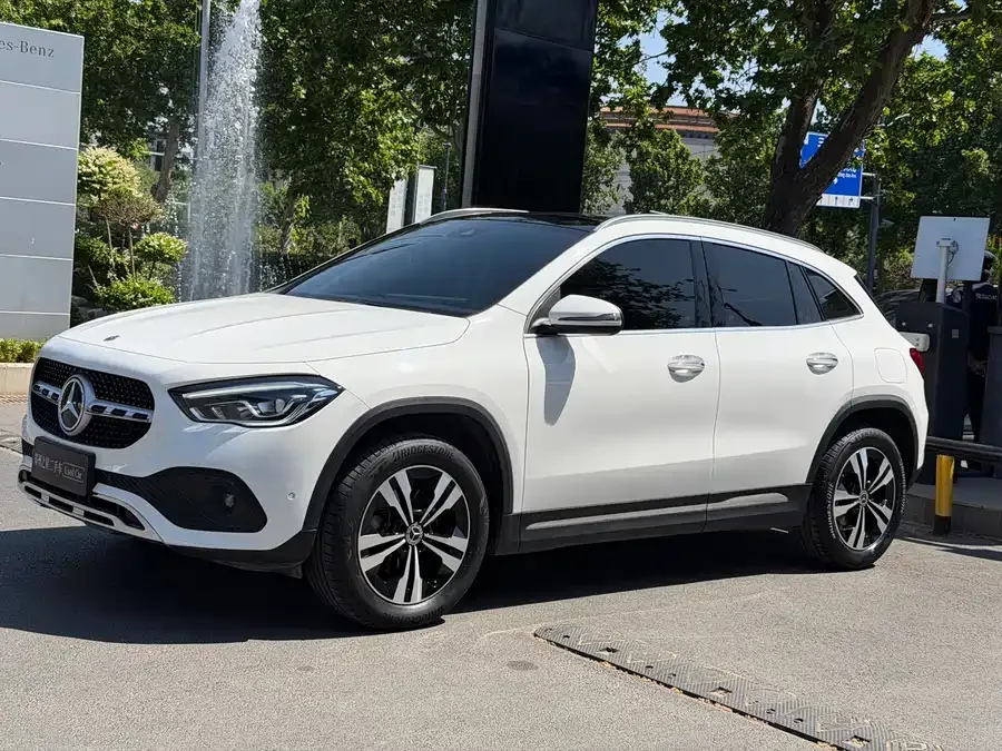 Mercedes-Benz GLA Mercedes-Benz GLA 2022 GLA 200 2022 — фото 1, купить с доставкой в Москву