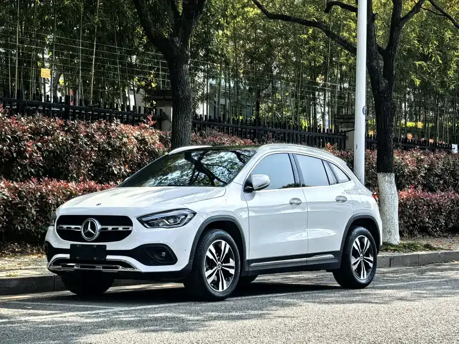 Mercedes-Benz GLA 2023