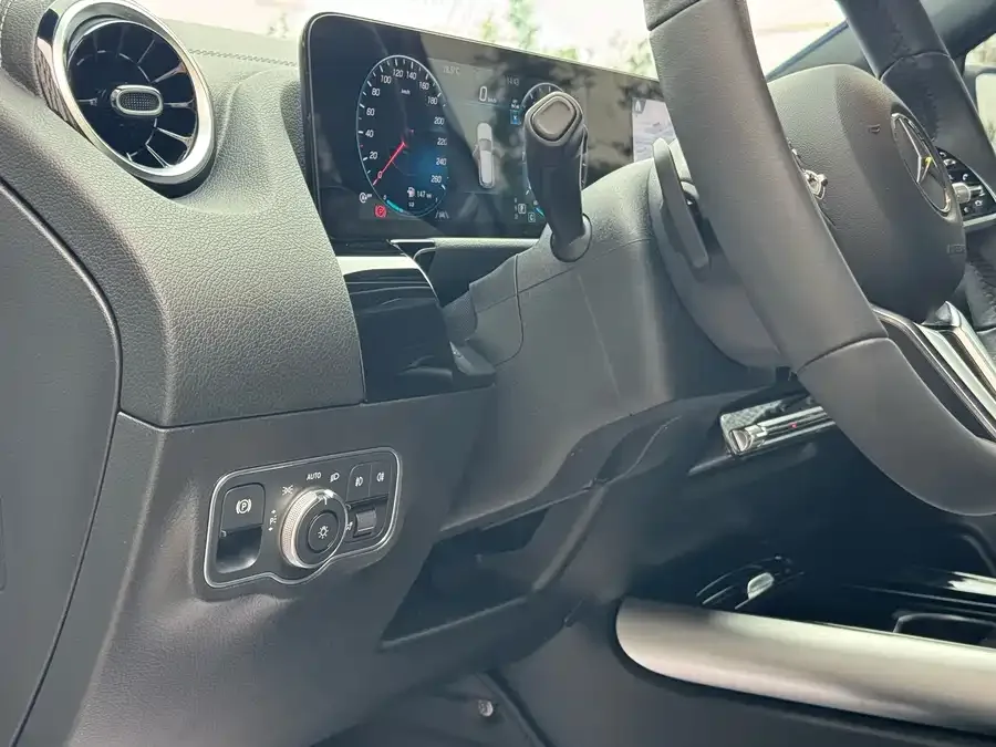 Mercedes-Benz GLA Mercedes-Benz GLA 2023 GLA 200 2023 — миниатюра 3