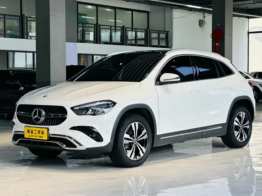 Mercedes-Benz GLA 2024