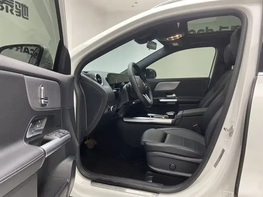 Mercedes-Benz GLA Mercedes-Benz GLA 2023 facelift GLA 200 2024 — миниатюра 5