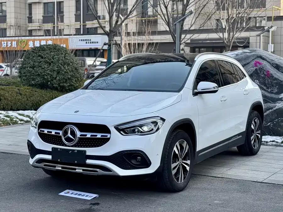 Mercedes-Benz GLA Mercedes-Benz GLA 2022 GLA 200 2022 — фото 1, купить с доставкой в Москву