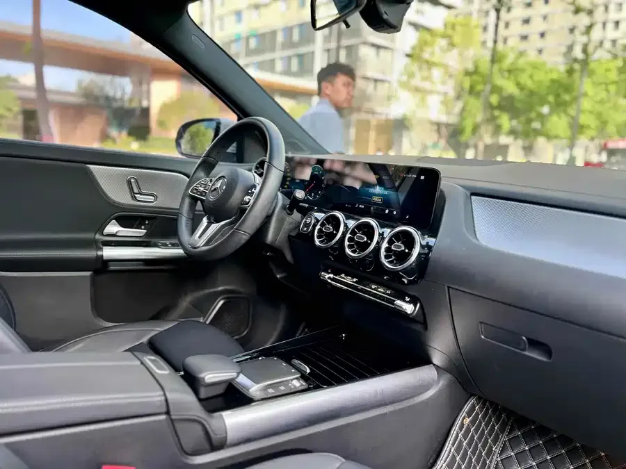 Mercedes-Benz GLA Mercedes-Benz GLA 2023 GLA 200 2023 — миниатюра 3