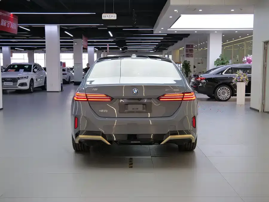 BMW i5 2024 eDrive 35L Premium M Sport Package 2024 — миниатюра 2