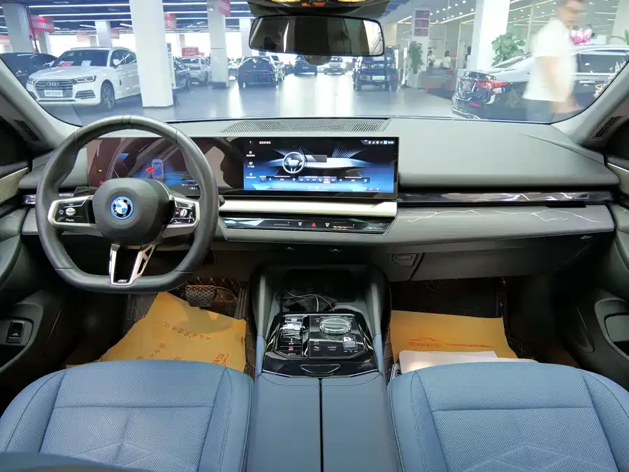 BMW i5 2024 eDrive 35L Premium M Sport Package 2024 — миниатюра 4