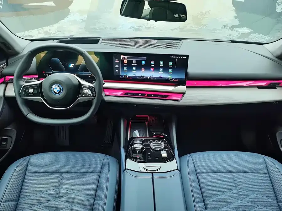 BMW i5 2024 eDrive 35L Premium Luxury Package 2024 — миниатюра 3