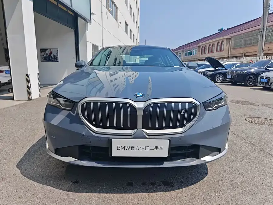 BMW i5 2026