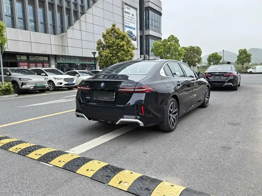 BMW i5 2025 eDrive 40L M Sport Package 2025 — миниатюра 2