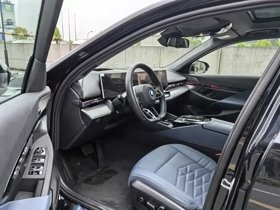 BMW i5 2025 eDrive 40L M Sport Package 2025 — миниатюра 3