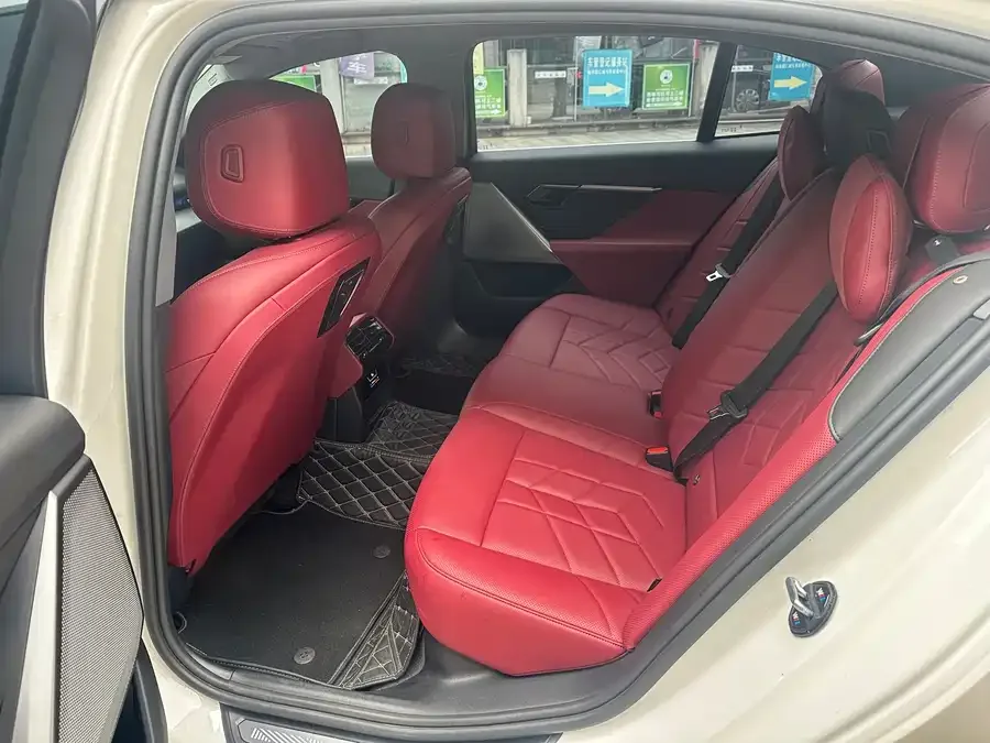 BMW i5 2024 eDrive 35L M Sport Package 2025 — миниатюра 2