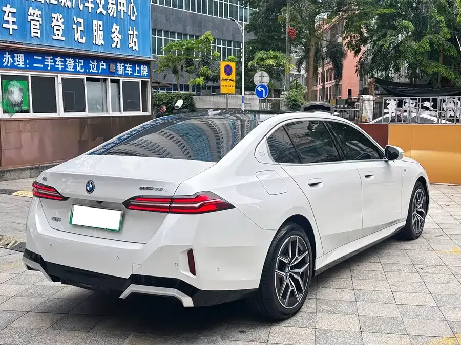 BMW i5 2024 eDrive 35L M Sport Package 2025 — миниатюра 3