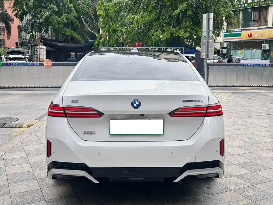BMW i5 2024 eDrive 35L M Sport Package 2025 — миниатюра 5