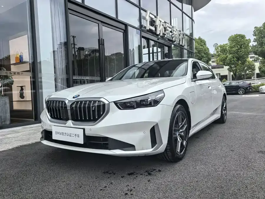 BMW i5 2025