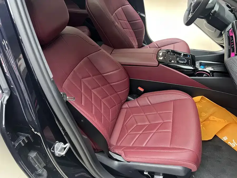 BMW i5 2024 eDrive 35L Luxury Package 2025 — миниатюра 4