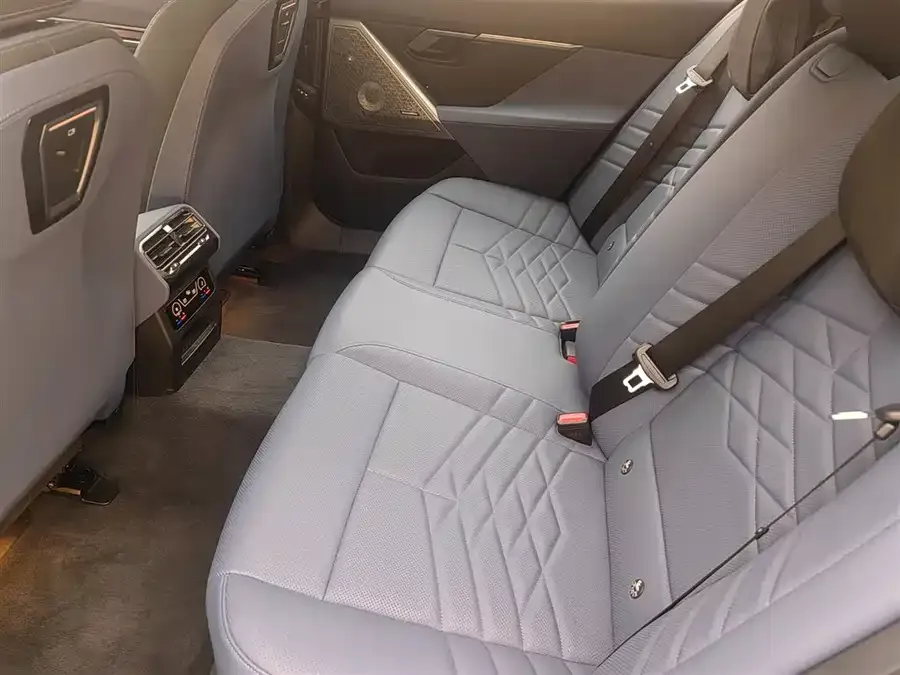 BMW i5 2024 eDrive 35L Premium M Sport Package 2024 — миниатюра 3